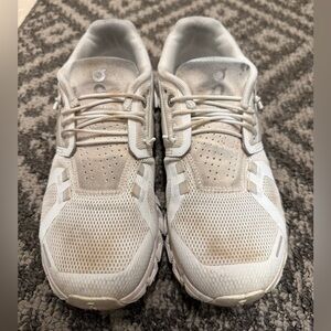 Cloud 5 women’s on shoes. White. Sz6 used